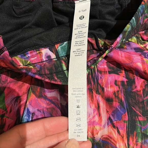 Lululemon shorts 6 tall - Picture 2 of 3